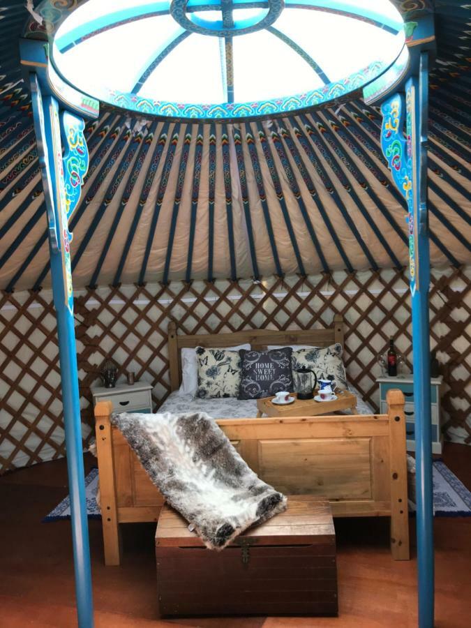 French Fields Luxury Glamping Original Mongolian Yurt Hotel Le-Vieux-Cerier Eksteriør billede