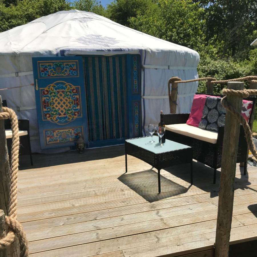French Fields Luxury Glamping Original Mongolian Yurt Hotel Le-Vieux-Cerier Eksteriør billede